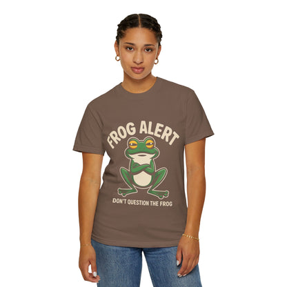 Frog Alert Tee – Funny Amphibian Graphic Comfort Colors T-Shirt