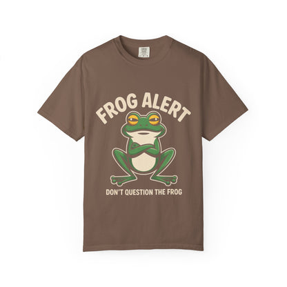 Frog Alert Tee – Funny Amphibian Graphic Comfort Colors T-Shirt